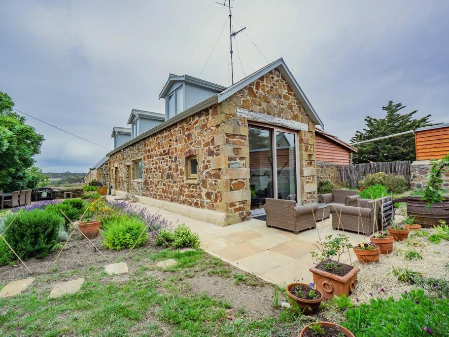 *Newly Relisted* Coach House At Lisdillon Vineyard Villa Little Swanport Bagian luar foto