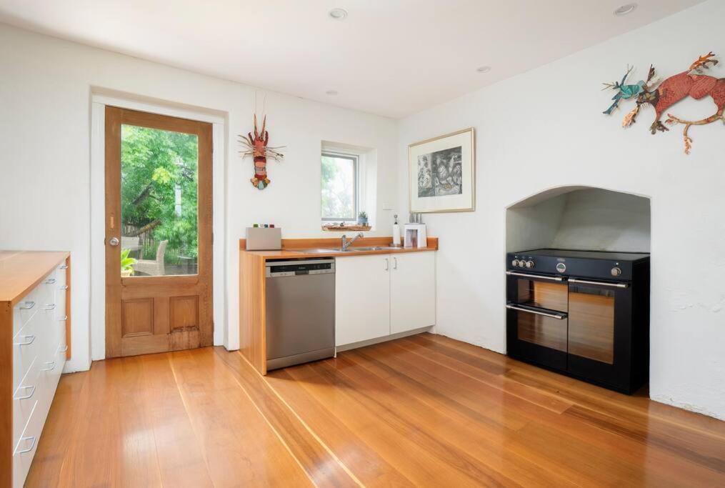 *Newly Relisted* Coach House At Lisdillon Vineyard Villa Little Swanport Bagian luar foto